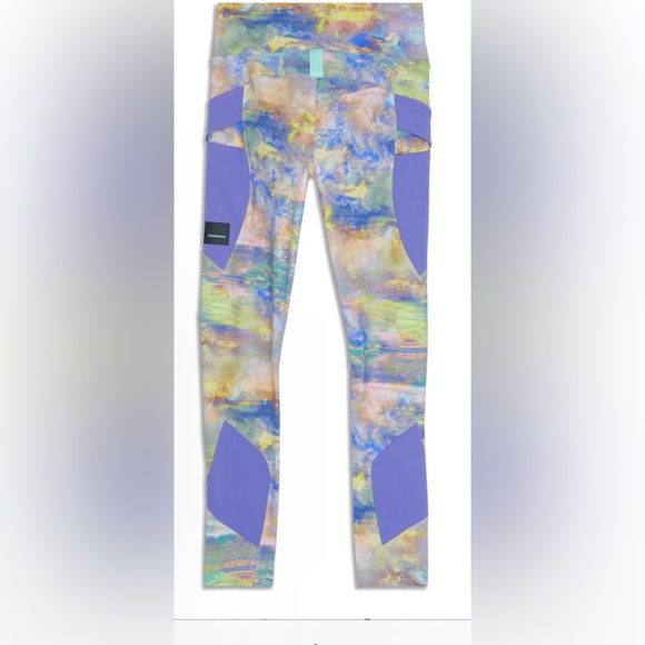 Lululemon Cargo SHR Hiking Tight 25”- size 0- nwt - Picture 2 of 2